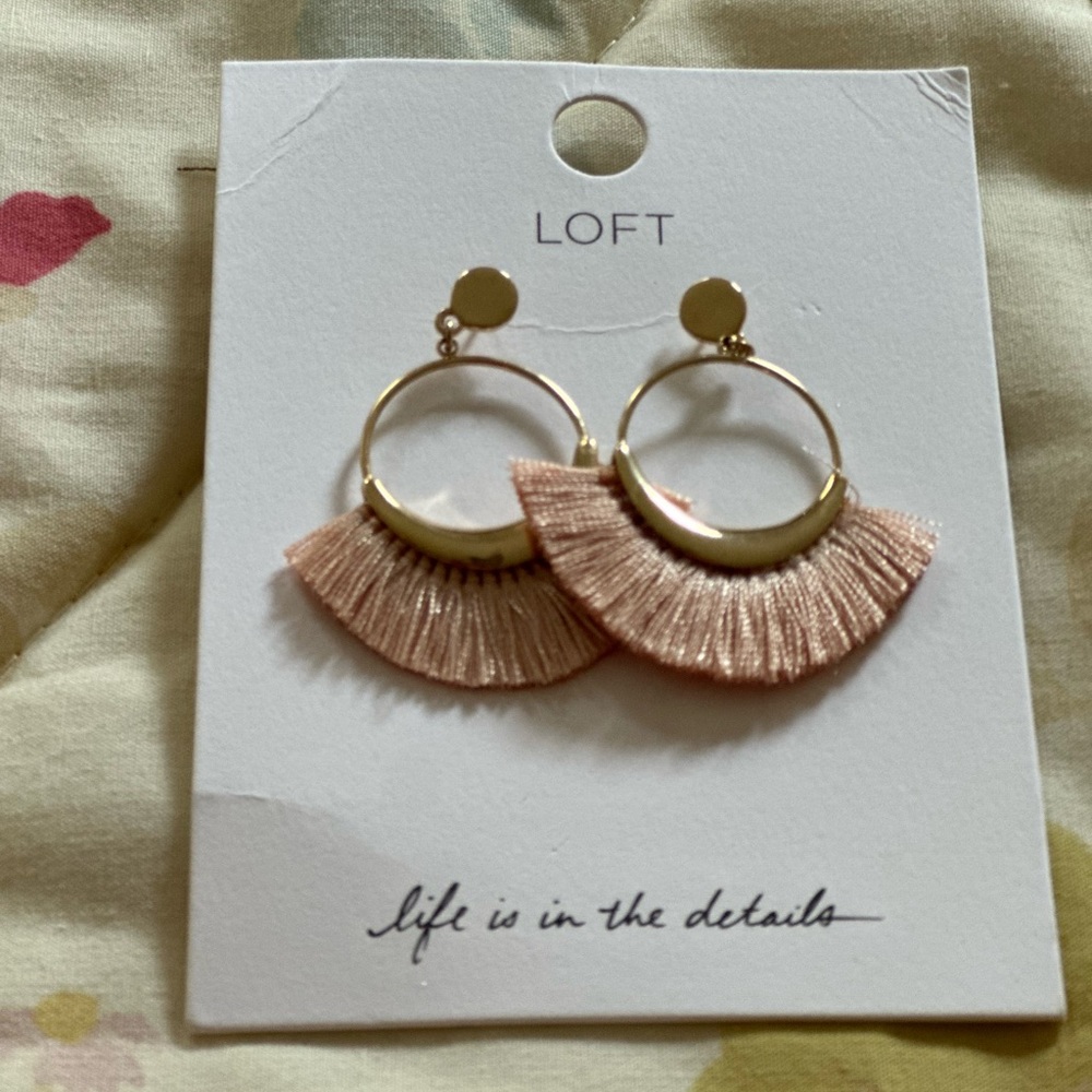 NWT Ann Taylor Loft Fringe Earrings, Vintage Blush